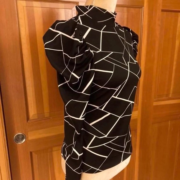 Cracked Glass Long Tee. - Picture 8 of 16